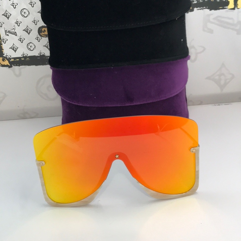 Gucci GG0540S 004 Beige Oversized Shield Sunglasses Orange Mirror - Picture 4 of 14